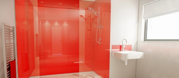 شیشه‌های رنگی در سرویس بهداشتی و حمام